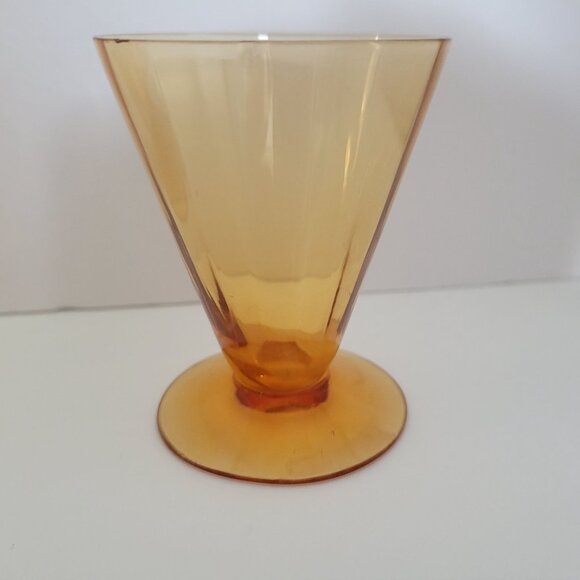 Vintage Amber Glassware Set Of 4 Mid-Century Modern Elegant Cone Shape Home & Di - Picture 2 of 8